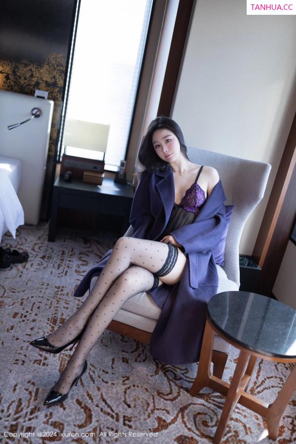 逗逗DouDou  [XiuRen]高清写真图 2024.03.07 No.8195 小逗逗 黑丝性感第5张图片
